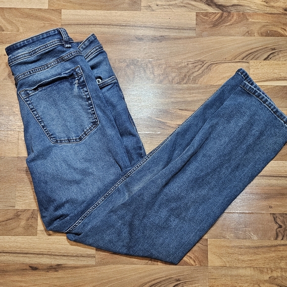 TPJ The Perfect Jean Men’s Athletic Fit Jeans 35x34 Blue Stretch Denim - Picture 1 of 9